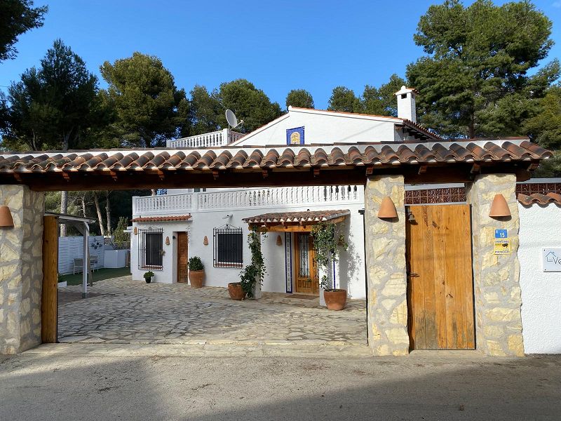 Villa met appartementen in Benissa