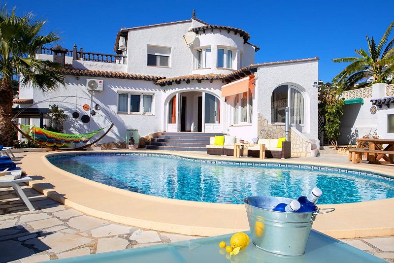 Villa with sea views in Moraira - Max Villas