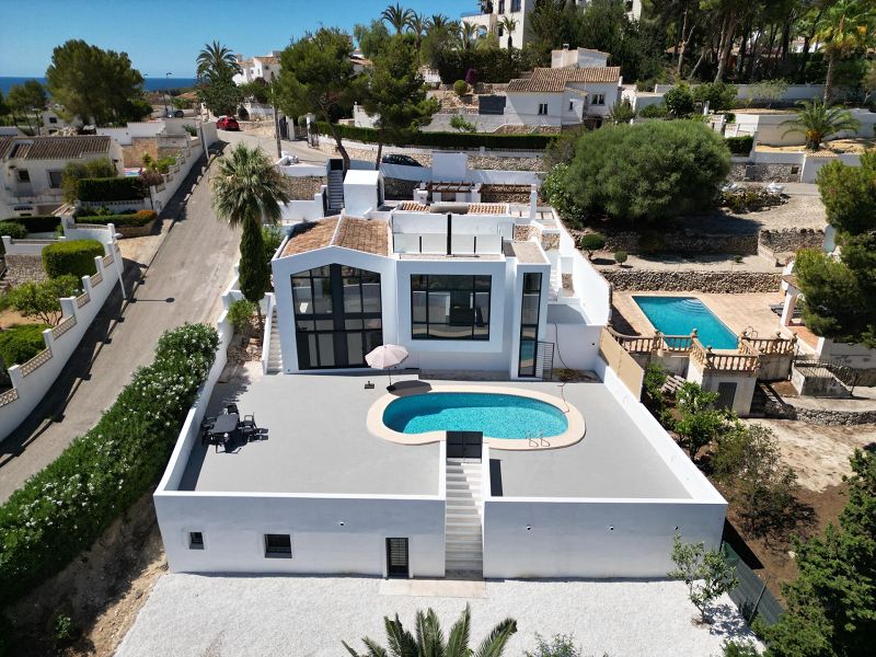 Modern villa for sale in Moraira