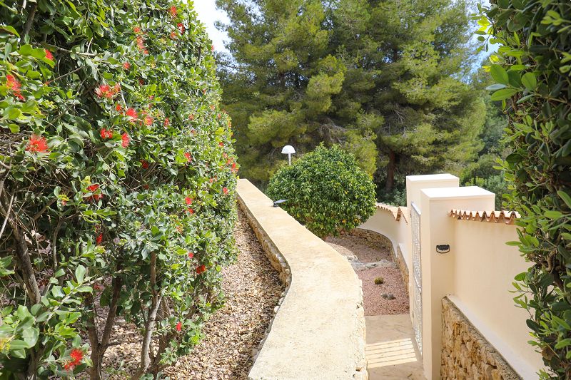 Mediterranean Villa at top location, 1.2km from the sea, privacy and green environment - Max Villas