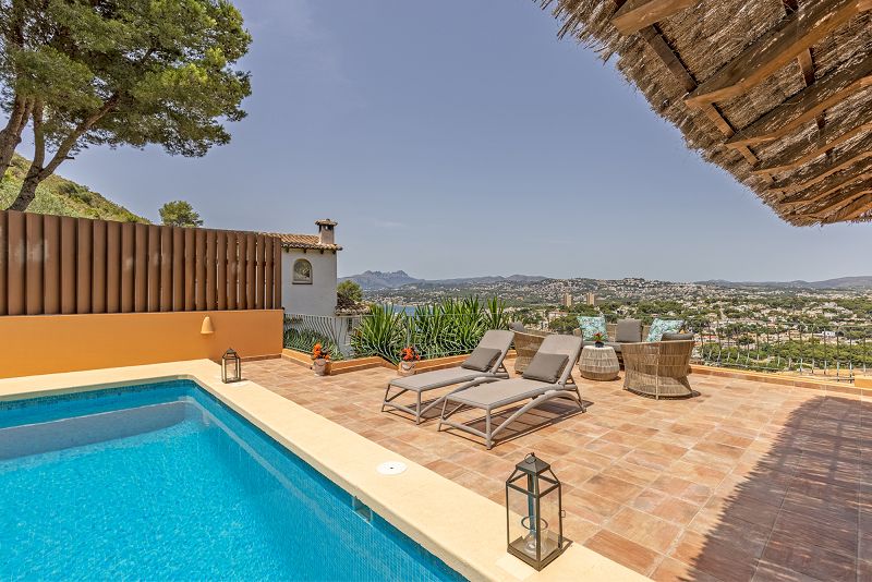 Villa con preciosas vistas al mar en venta en Moraira - Max Villas