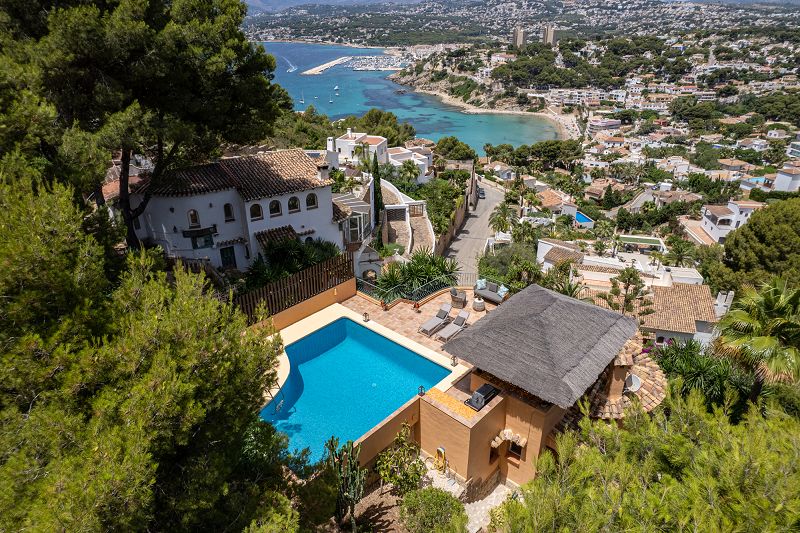 Villa con preciosas vistas al mar en venta en Moraira - Max Villas