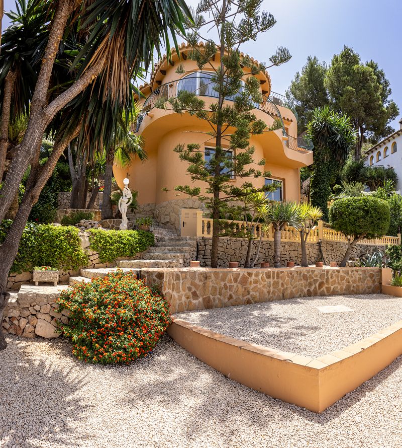 Villa with beautiful sea views for sale in Moraira - Max Villas