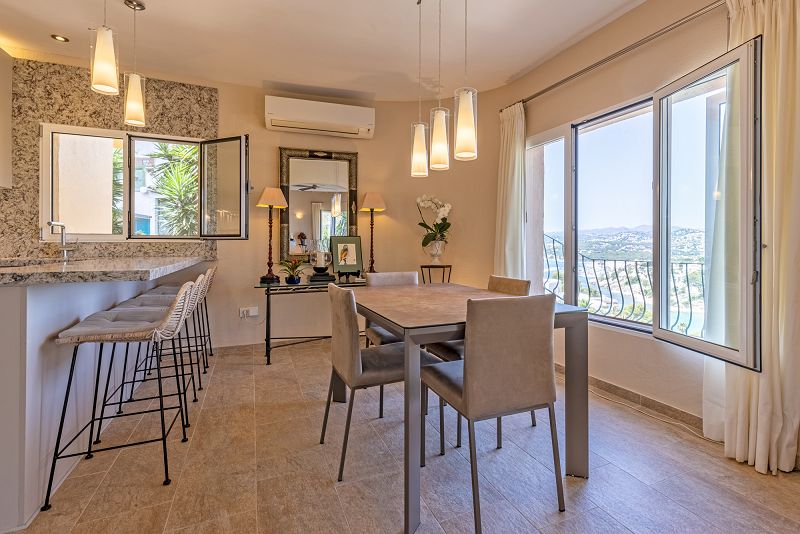 Villa with beautiful sea views for sale in Moraira - Max Villas