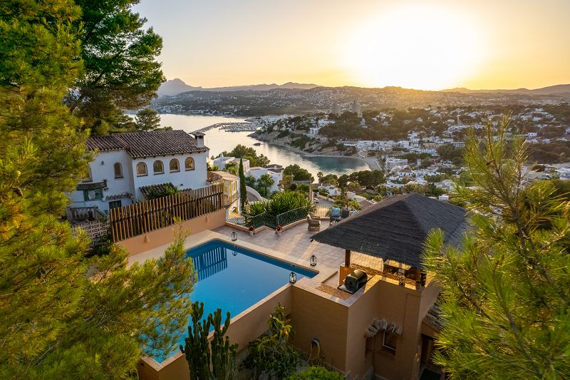 Villa met prachtig zeezicht te koop in Moraira - Max Villas