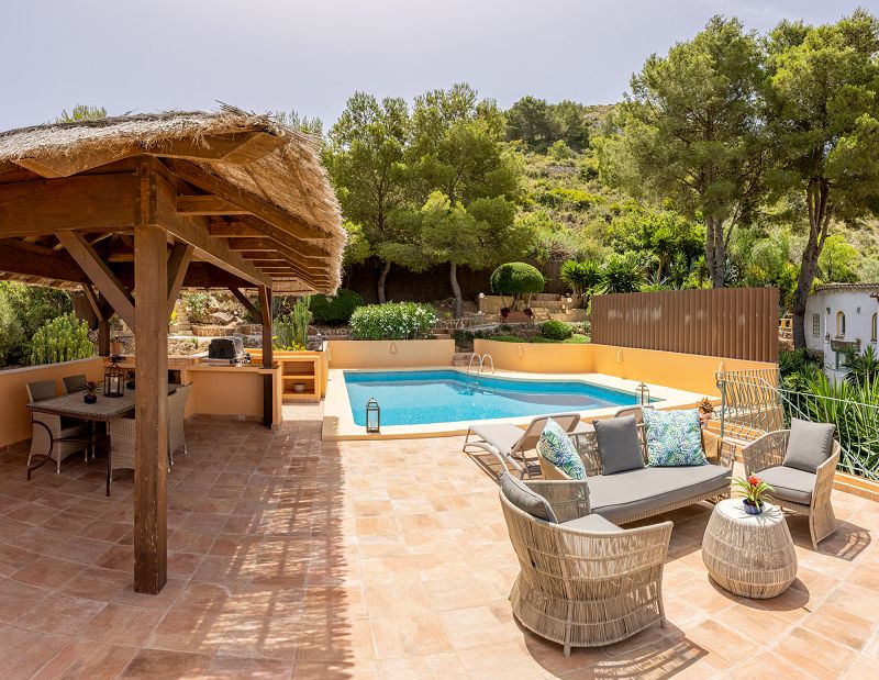 Villa con preciosas vistas al mar en venta en Moraira - Max Villas