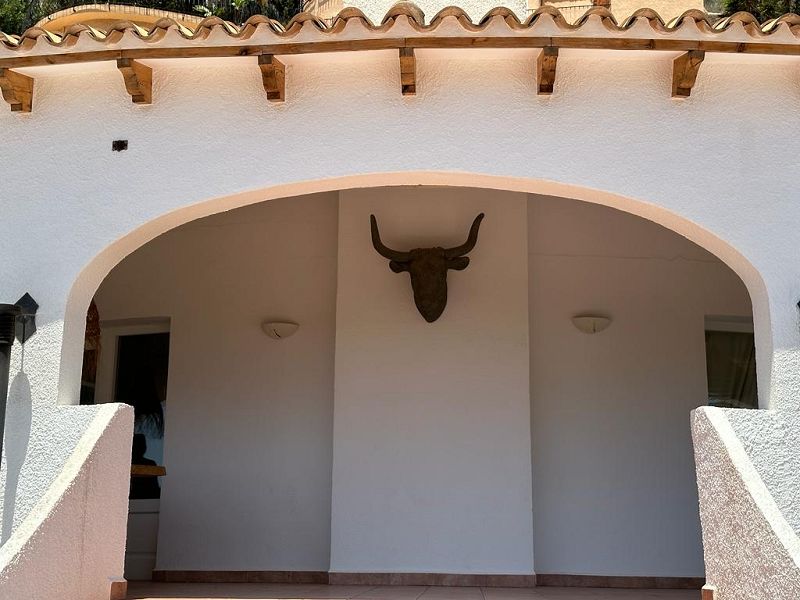 Impresionante villa con vistas al mar en Moraira - Max Villas