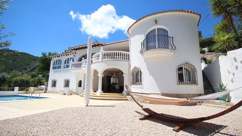 Villa de lujo con vistas al mar en Orba  - Max Villas