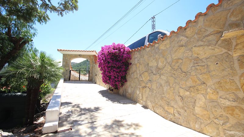 Villa de lujo con vistas al mar en Orba  - Max Villas