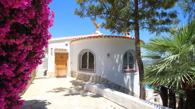 Luxury villa with sea view in Orba - Max Villas