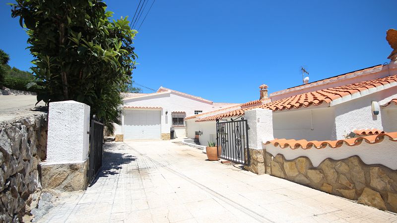 Villa de lujo con vistas al mar en Orba  - Max Villas