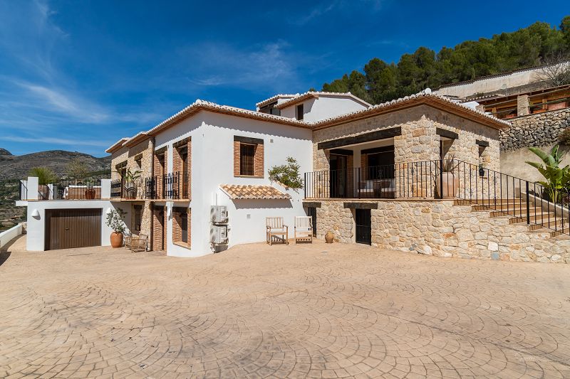 Luxury villa for sale in Llíber - Max Villas