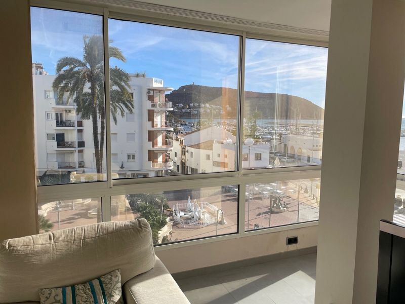 Apartamento en primera línea con vistas al mar en Moraira - Max Villas