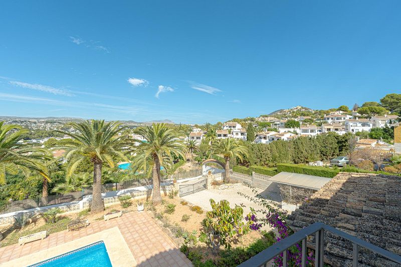 Villa mit freiem Blick in Moraira - Max Villas