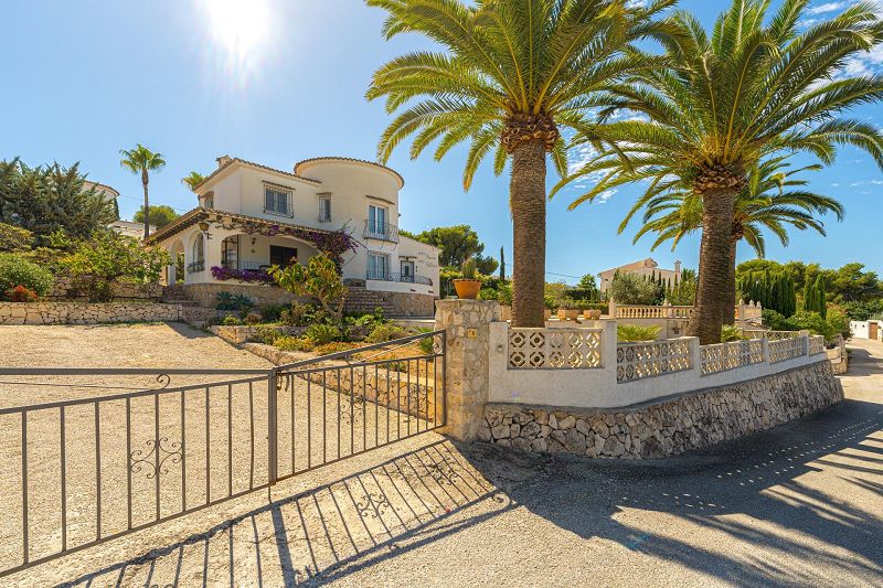 Villa mit freiem Blick in Moraira - Max Villas