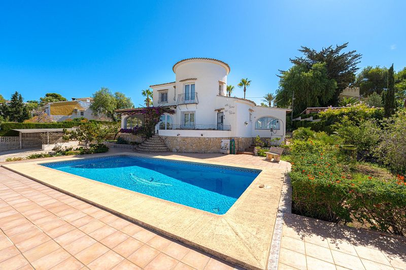 Villa mit freiem Blick in Moraira - Max Villas