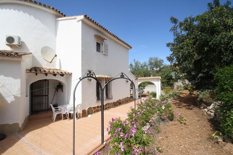 Villa mit freiem Blick in Moraira - Max Villas