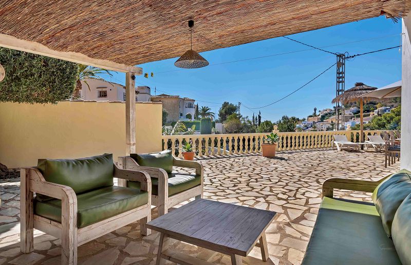 Villa completamente renovada con apartamento de invitados en Benissa - Max Villas